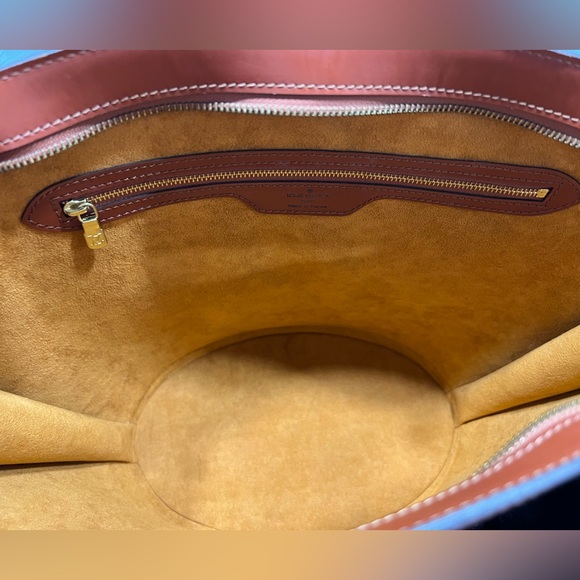 Louis Vuitton
Epi Leather Saint Jacques GM Vintage  SOLD - Picture 14 of 15